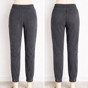 SPANX Women's Stretch Cargo Joggers Size M Parchment Pull-On Pants Zip Ankle